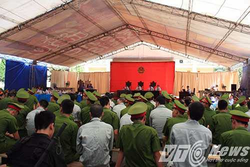 43 bị cáo bị Tòa án tuyên phạt tử hình và chung thân trong Chuyên án 006-N, xét xử sơ thẩm hồi tháng 6/2014 - Ảnh MK 43 bị cáo bị Tòa án tuyên phạt tử hình và chung thân trong Chuyên án 006-N, xét xử sơ thẩm hồi tháng 6/2014 - Ảnh MK