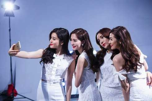 Hoa hậu Đặng Thu Thảo, Đặng Ngọc Hân, Kỳ Duyên và hai Á hậu Tú Anh, Huyền My