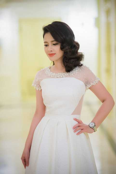 Vừa trải qua những ngày ốm do quá bận rộn những ngày cuối năm, Dương Hoàng Yến chia sẻ: "Tôi không bỏ qua bất cứ show nào trong mùa cuối năm, dù vì lý do riêng tư hoặc ốm, vì như thế là mình có trách nhiệm với khán giả, với sân khấu mà mình xuất hiện, mọi thử thách càng làm tôi yêu mến thêm đam mê âm nhạc của mình".