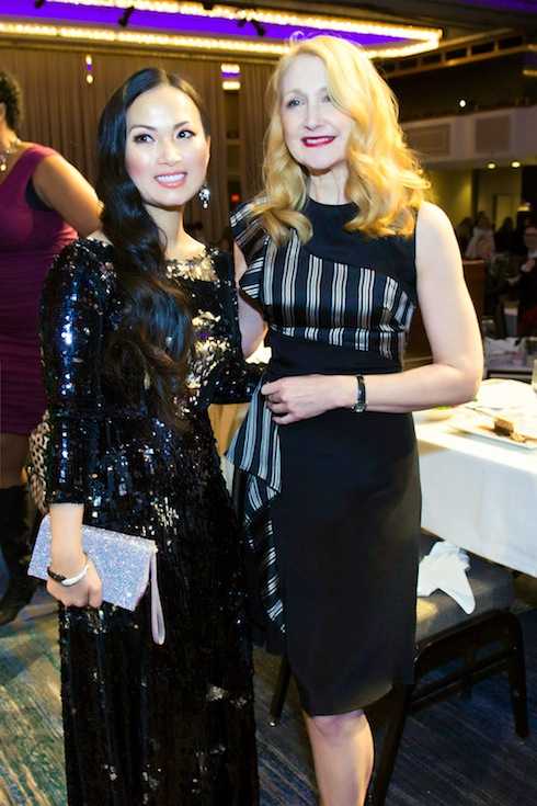 Hà Phương và Patricia Clarkson (nữ diễn viên từng thắng giải Emmy, cũng như nhận giải đề cử ở hàng loạt giải thưởng danh tiếng như Tony, Oscar, Quả Cầu Vàng…)