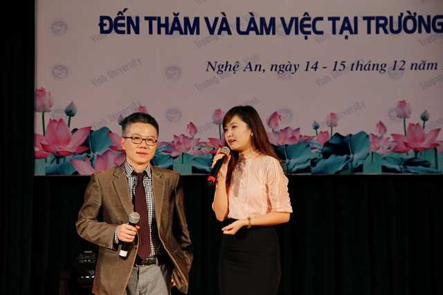 GS Ngô Bảo Châu trong 'vòng vây' sinh viên ĐH Vinh