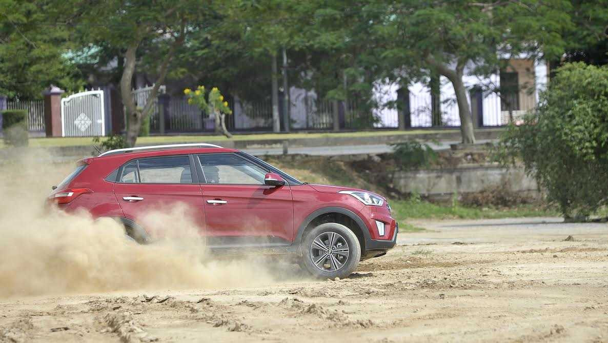 Động cơ 1.6L của chiếc xe làm việc rất hiệu quả