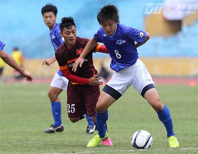 Sau đó, Lâm Ti Phông không lên phố Núi để nhập quân cùng Công Phượng mà vẫn ở lại Sanna Khánh Hòa