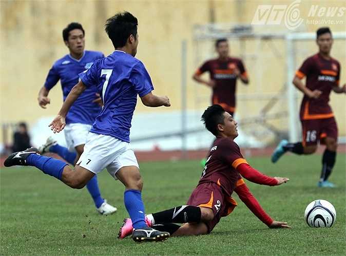 Mặc dù vậy, sự phối hợp giữa Lâm Ti Phông và các đồng đội còn hạn chế. Nhiều lần, anh bị đối phương ngăn chặn