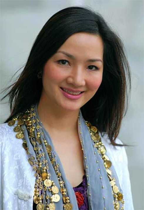 Ở tuổi ngoài 30, 'người đẹp không tuổi' vẫn giữ được vẻ trẻ trung.