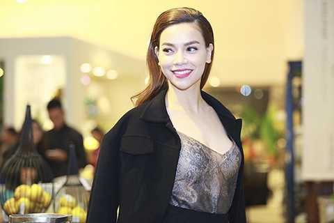 Sau những lùm xùm tình cảm trong chuyện đời tư, Hồ Ngọc Hà vẫn giữ được nét rạng rỡ khi góp mặt trong các sự kiện giải trí mà cô tham gia. 