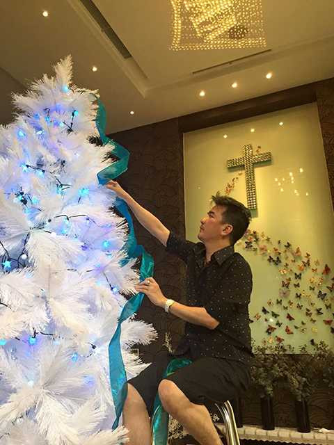 Ngay khi kết thúc liveshow cuối cùng trong năm, ông hoàng nhạc Việt sẽ tất bật với lịch làm việc dày đặc nhằm giới thiệu những sản phẩm âm nhạc mới nhất của anh đến khán giả gần xa.