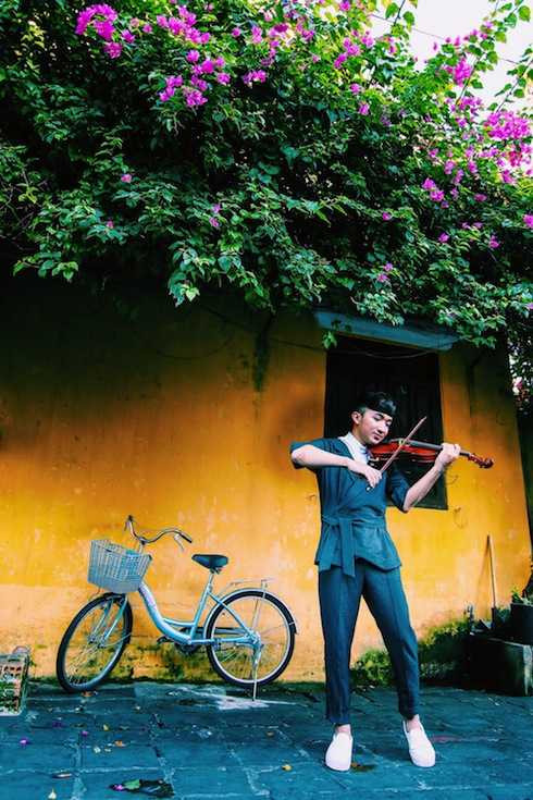 Hoàng Rob quay MV ở Hội An.