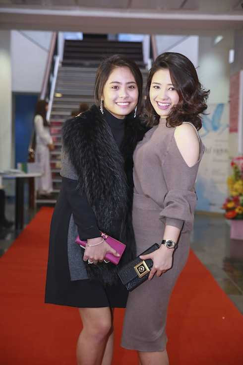 Hoàng Yến và ca nương Kiều Anh.