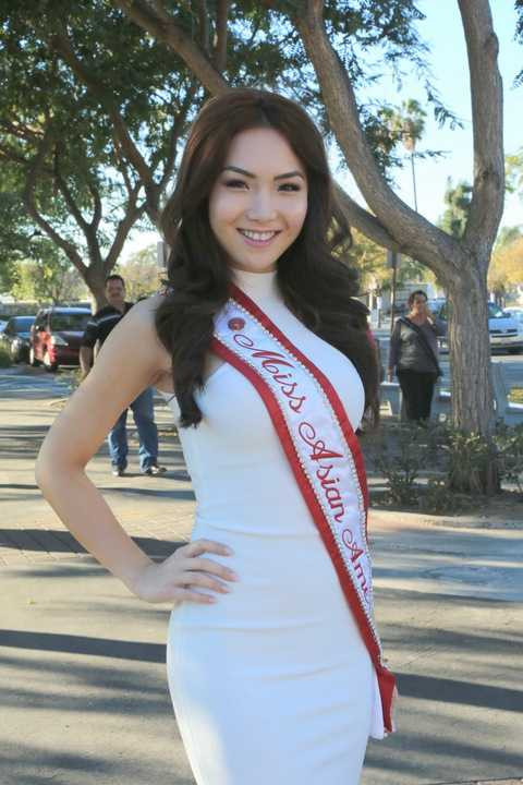 Luôn giữ cho mình một hình đẹp từ vẻ bề ngoài cho đến tính cách tâm hôn, cô hoa hậu 9x đang là niềm tự hào của những người dân cộng đồng Việt sinh sống trên đất Mỹ.