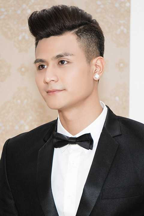 Cận cảnh vẻ điển trai hút hồn người hâm mộ của siêu mẫu được mệnh danh là số 1 Việt Nam hiện nay.