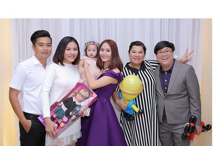 Cô rất ngưỡng mộ tài năng của vị nghệ sĩ thổi kèn này vì sự chuyên nghiệp trong cách làm việc và đầu tư MV rất nghiêm túc tạo nên những khung hình đẹp mắt cho khán giả thỏa mãn nhu cầu nghe nhìn trong thời điểm này. 