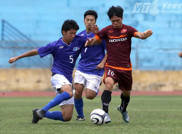 Ở HAGL, Công Phượng có thể thoải mái rê dắt bóng vì xung quanh anh đã có những đồng đội quen thuộc hỗ trợ (Ảnh: Quang Minh)