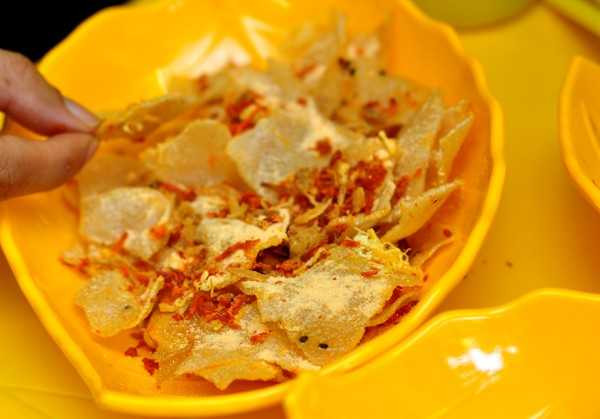 9 món ăn vặt 'lạ mà quen' khuynh đảo giới trẻ Sài thành