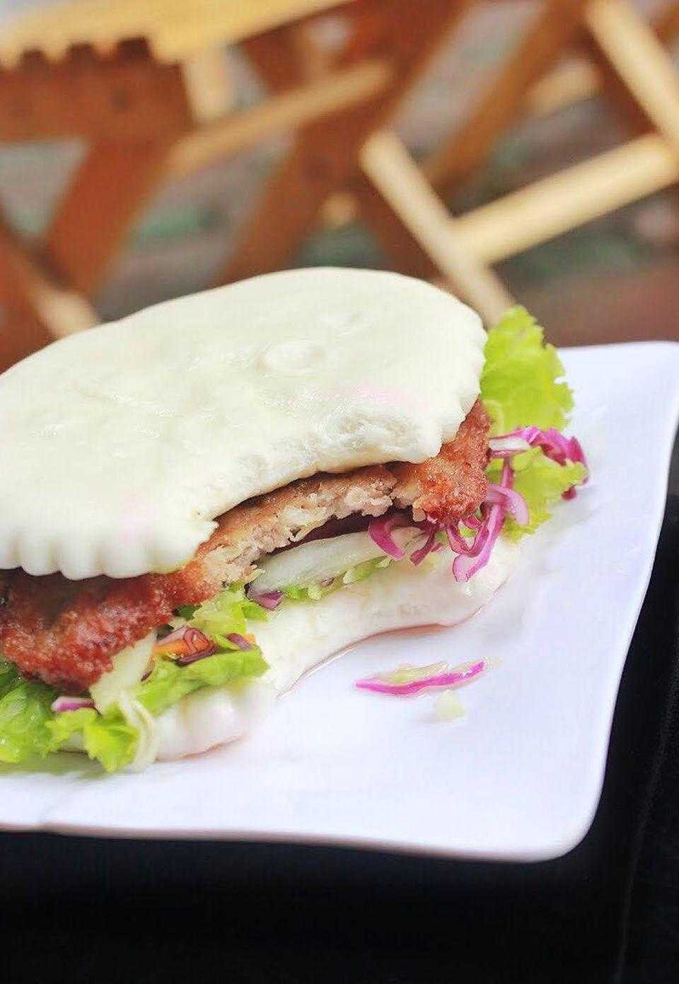 9 món ăn vặt 'lạ mà quen' khuynh đảo giới trẻ Sài thành