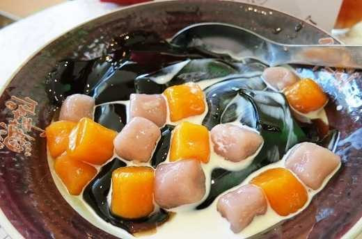 9 món ăn vặt 'lạ mà quen' khuynh đảo giới trẻ Sài thành