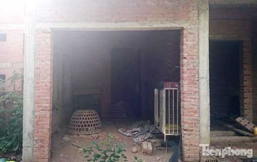 Biệt thự tiền tỷ bỏ hoang thành nơi rửa xe, bán trà đá, thu mua sắt vụn