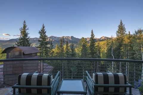 Góc nhìn đẹp nhất từ ngoài ban công biệt thự Góc nhìn đẹp nhất từ ngoài ban công biệt thự