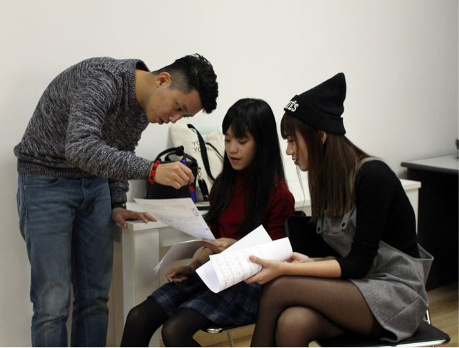 Hé lộ hậu trường tập luyện chung kết Young hit young beat Nhí tài năng