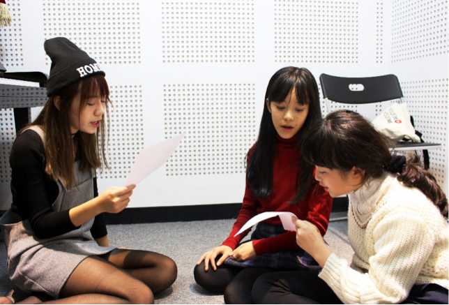 Hé lộ hậu trường tập luyện chung kết Young hit young beat Nhí tài năng