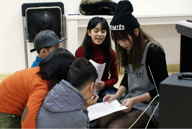 Hé lộ hậu trường tập luyện chung kết Young hit young beat Nhí tài năng