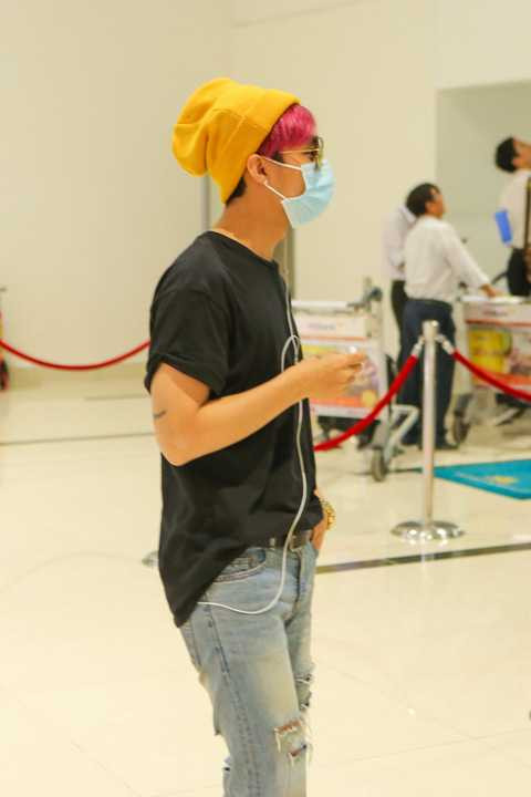 Những MV của anh chàng đều lập những kỷ lục, khó ai qua khỏi tại thời điểm này. MV mới nhất “Buông đôi tay nhau ra” với sự tham gia của Chi Pu cũng đã cán mốc 8 triệu chỉ sau một thời gian ngắn .