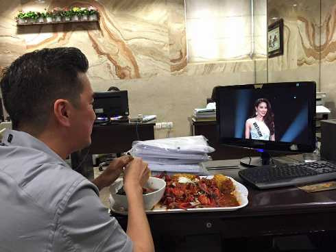 Đàm Vĩnh Hưng xem toàn bộ đêm bán kết Hoa hậu Hoàn vũ để cổ vũ cho Phạm Hương