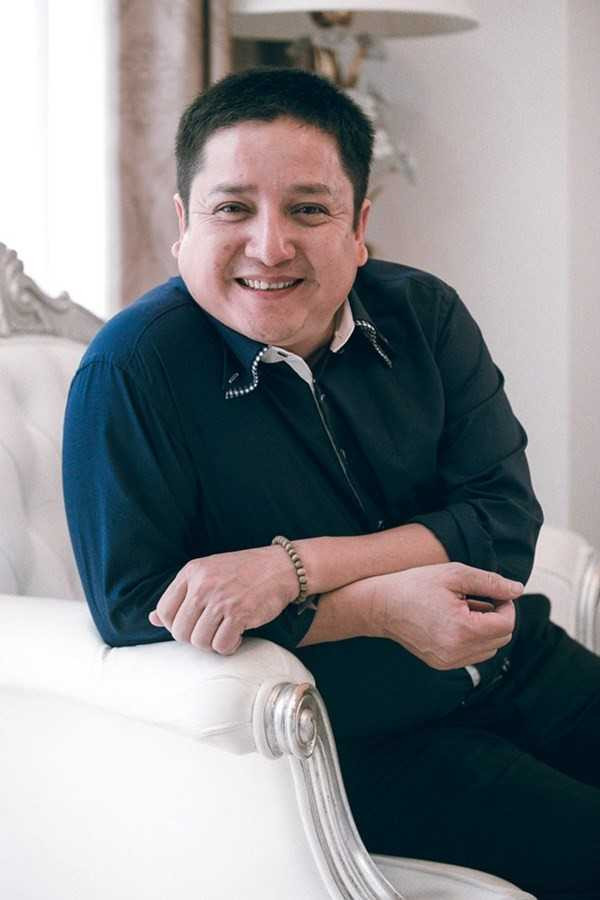 NSƯT Chí Trung: '30 năm vẫn chưa tặng nhẫn cưới cho vợ'