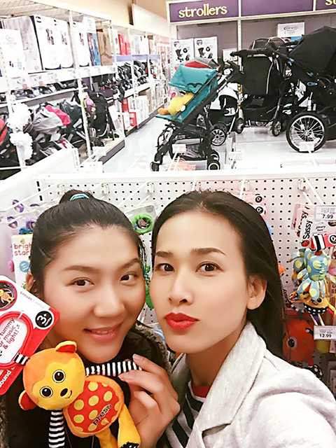 Sau những sự cố không đáng có, Ngọc Quyên đã không còn bận tâm về lời bàn tán của dư luận, cô chỉ chuyên tâm gìn giữ tinh thần và sức khỏe thật tốt chờ ngày lâm bồn.