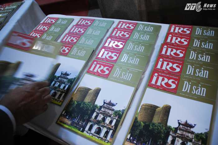 Tạp chí Di Sản phiên bản tiếng Việt - Ảnh: Tùng Đinh