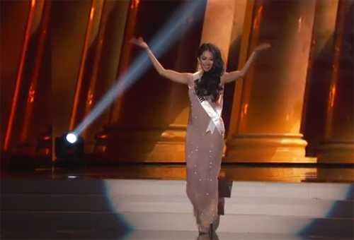 Nhưng nhanh chóng đứng dậy và tươi cười rạng rỡ Nhưng nhanh chóng đứng dậy và tươi cười rạng rỡ