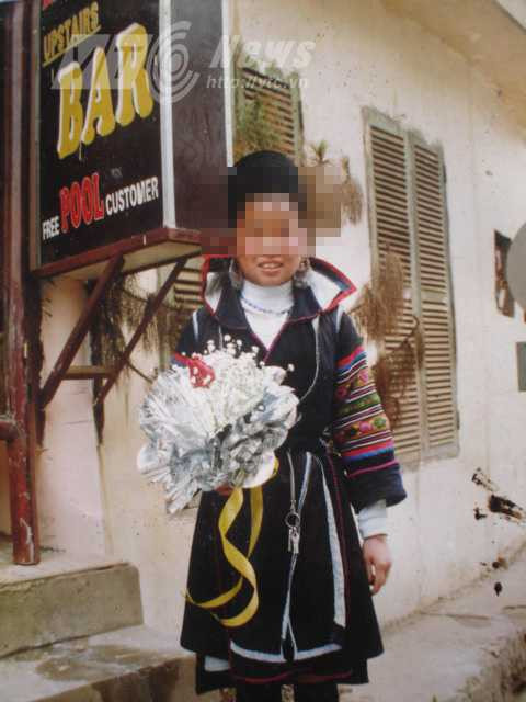 Giàng Thị T. làm hướng dẫn viên ở Sapa