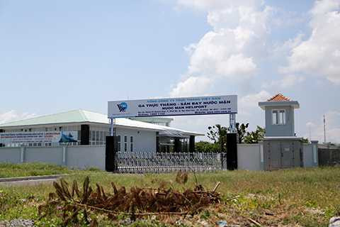 người Trung Quốc, mua đất Đà Nẵng, Sân bay Nước Mặn, núp bóng