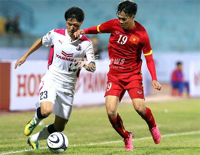 Cầu thủ quê Hải Dương luôn thi đấu nhiệt tình và dường như chạy không biết mệt. (Ảnh: Quang Minh)