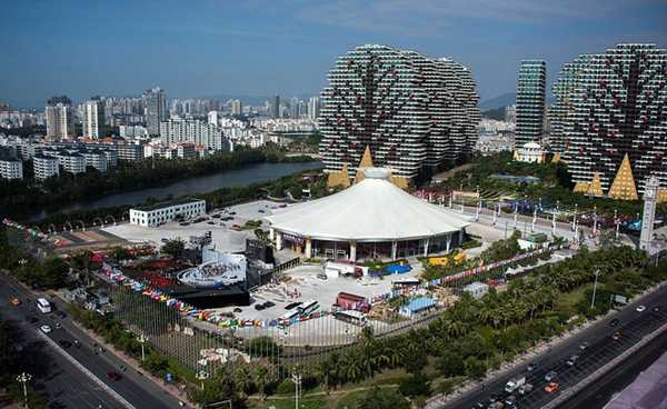 Lan Khuê lọt top 11 Hoa hậu Thế giới 2015 nhờ sự bình chọn của khán giả