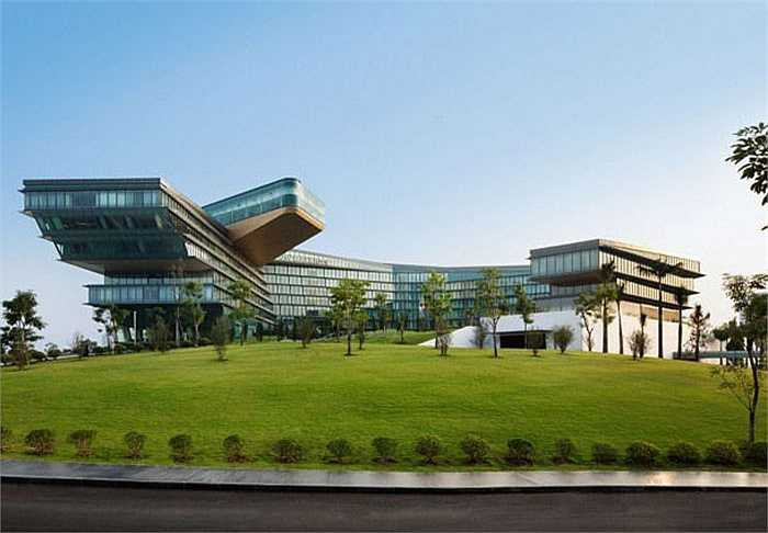 Bữa tiệc buffet Brothers Grimm tại JW cafe (khách sạn Marriot Hà Nội) trong hai ngày 24 và 25/12 có mức giá 1,5 triệu đồng/người. 