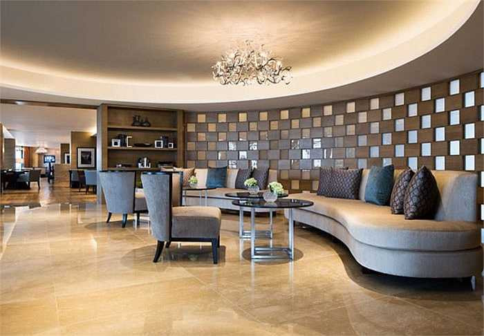 The Lounge tại khách sạn hạng sang này cũng có chương trình Warm winter dành cho thực khách với giá 450.000 đồng/set, gồm cả chương trình nghe nhạc piano lãng mạn.