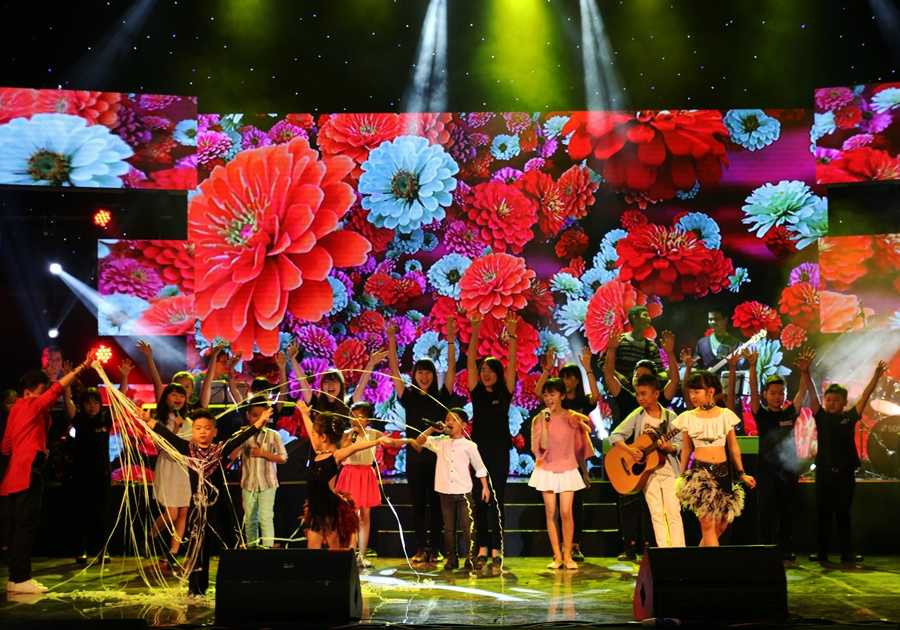 Thùy Anh đăng quang quán quân Nhí Tài Năng, ẵm 200 triệu của Mỹ Linh