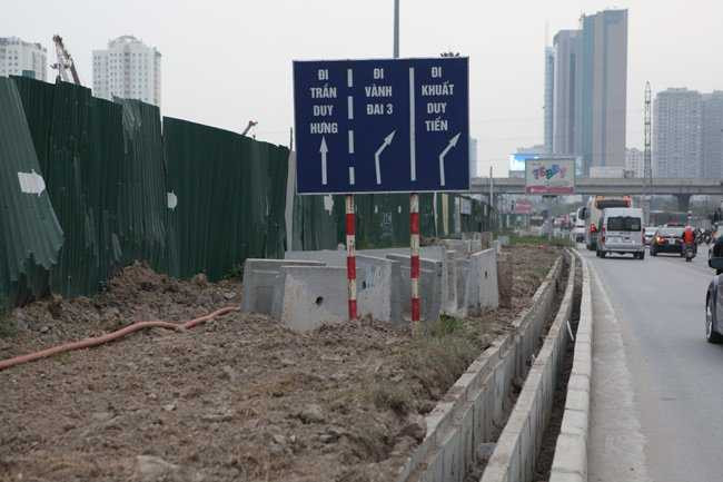 Bảng hướng dẫn các dòng xe lưu thông khi đi qua đây