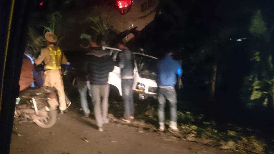 Hiện trường xảy ra vụ việc khiến 1 chiến sĩ CSGT bị thương. Ảnh: Thanh Giang