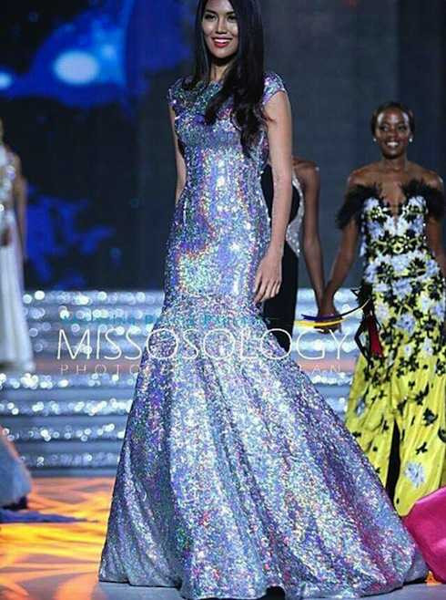 Cận cảnh chiếc đầm sóng sánh của Lan Khuê.