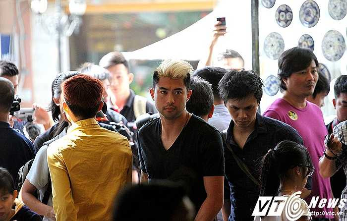 Nhân kì nghỉ tại Việt Nam, Lee Nguyễn tổ chức buổi gặp mặt truyền thông, người hâm mộ thay lời cảm ơn tất cả đã theo dõi những hành trình của anh tại Mỹ 