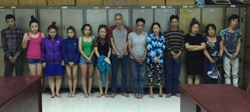 Nhiều khách làng chơi bị gái bán dâm giả mạo 'lột sạch' tài sản