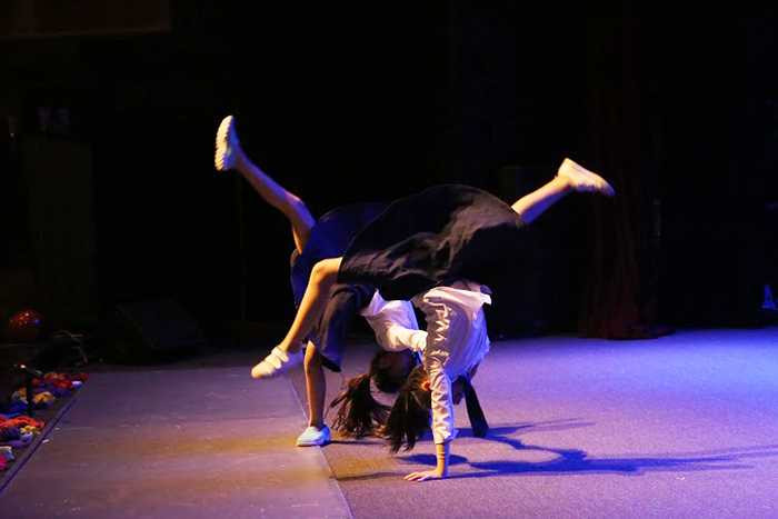 Sắc màu tuổi thơ