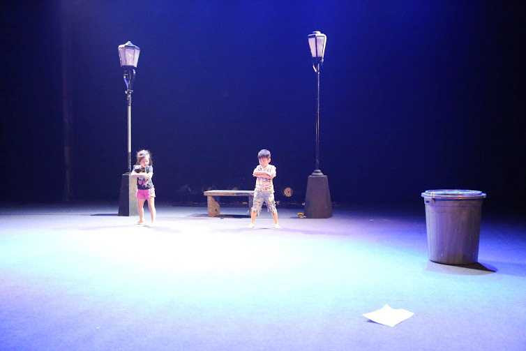 Sắc màu tuổi thơ