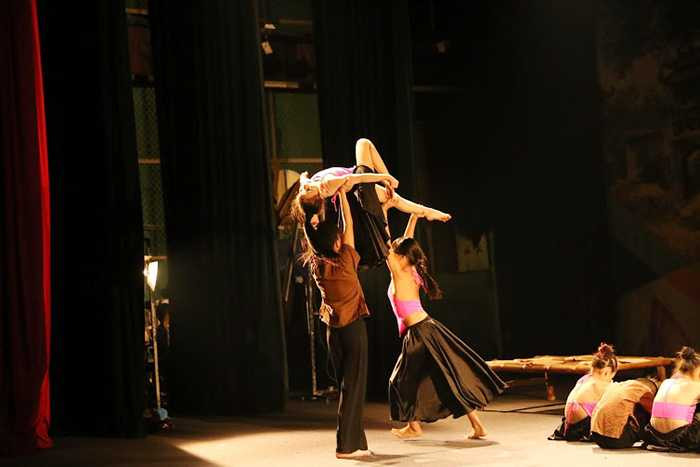 Sắc màu tuổi thơ