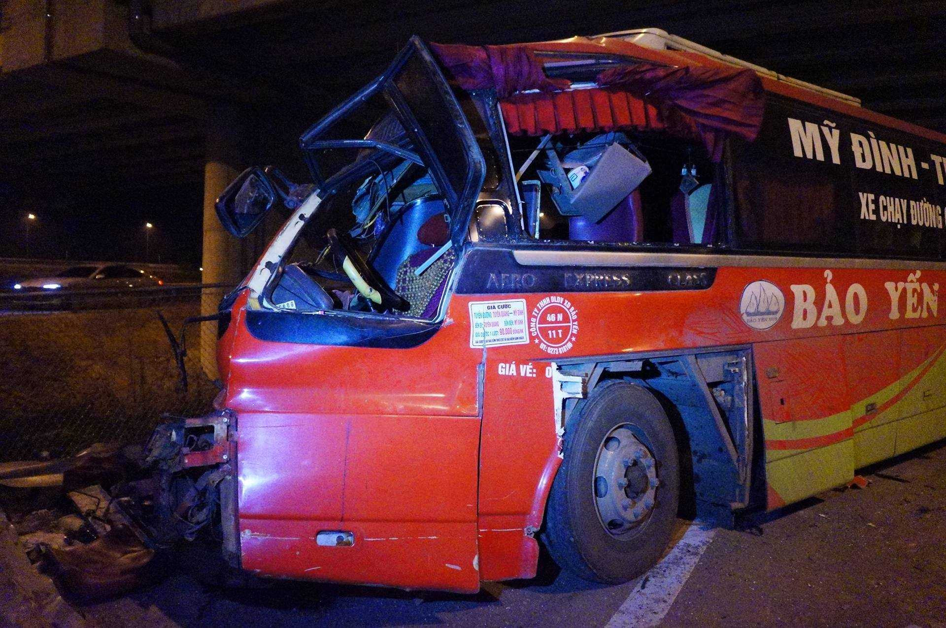 18 người khác được chuyển vào bệnh viện Đa khoa tỉnh Vĩnh Phúc cấp cứu trong đó có 4 người bị thương rất nặng.