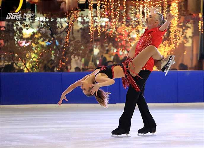 Những bài nhảy đôi đòi hỏi sự ăn ý của cặp đôi nam nữ VĐV