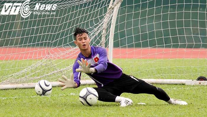 Hoài Anh cũng đã chứng tỏ anh 'không phải dạng vừa đâu' với kinh nghiệm trong khung gỗ dày dặn nhất 