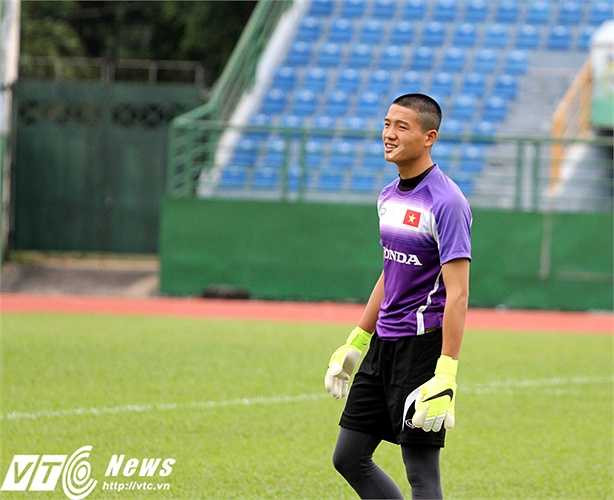 Nhóm đầu tiên chủ yếu là bốn thủ môn, gồm Phí Minh Long, Phạm Văn Tiến, Trần Đình Minh Hoàng, Nguyễn Hoài Anh